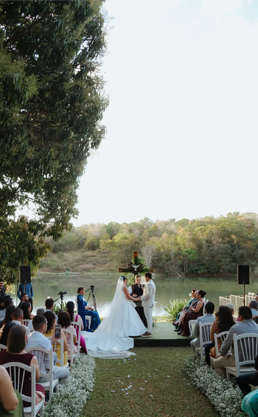 cerimonia de casamento a beira do lago