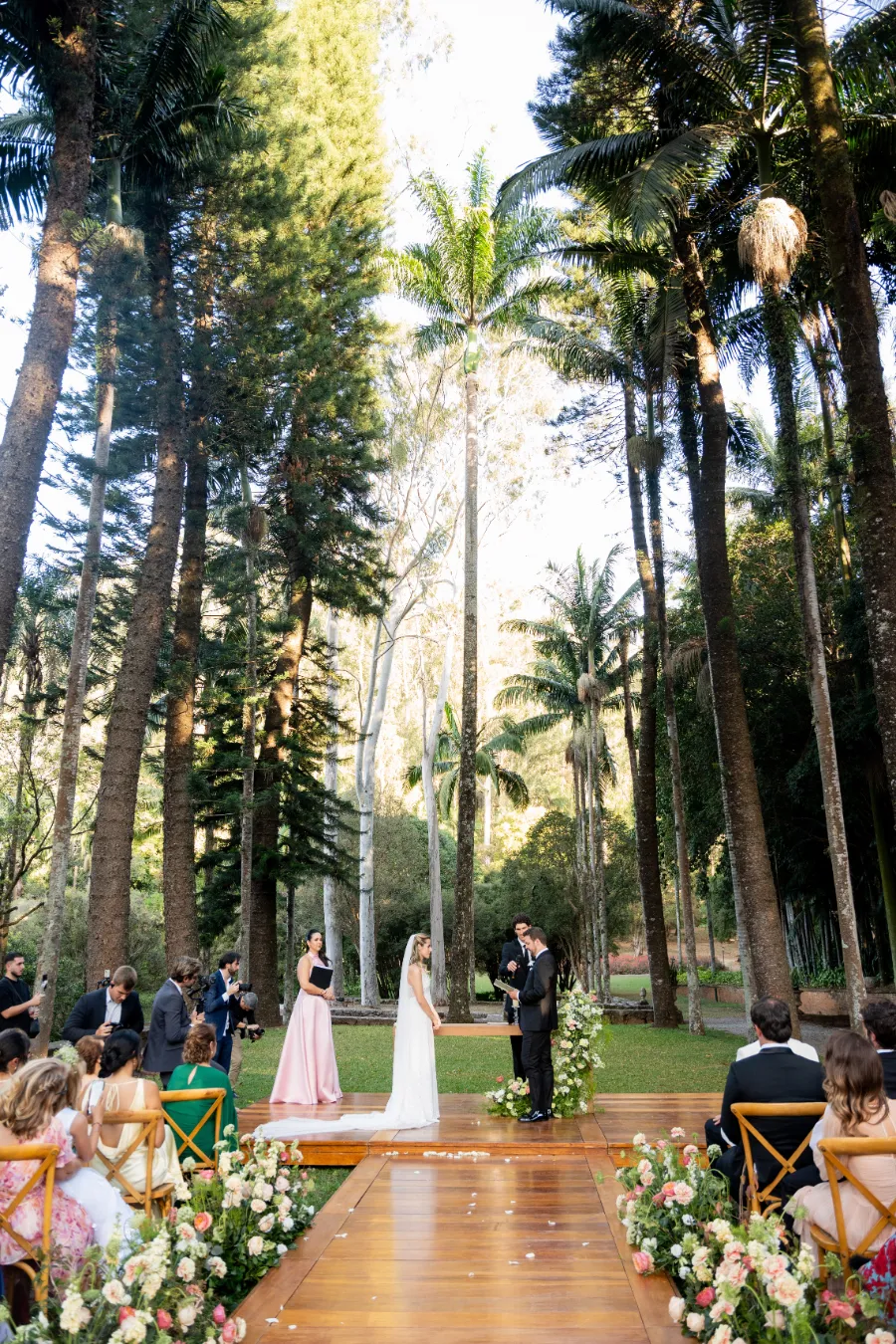 noivos no casamento na fazenda