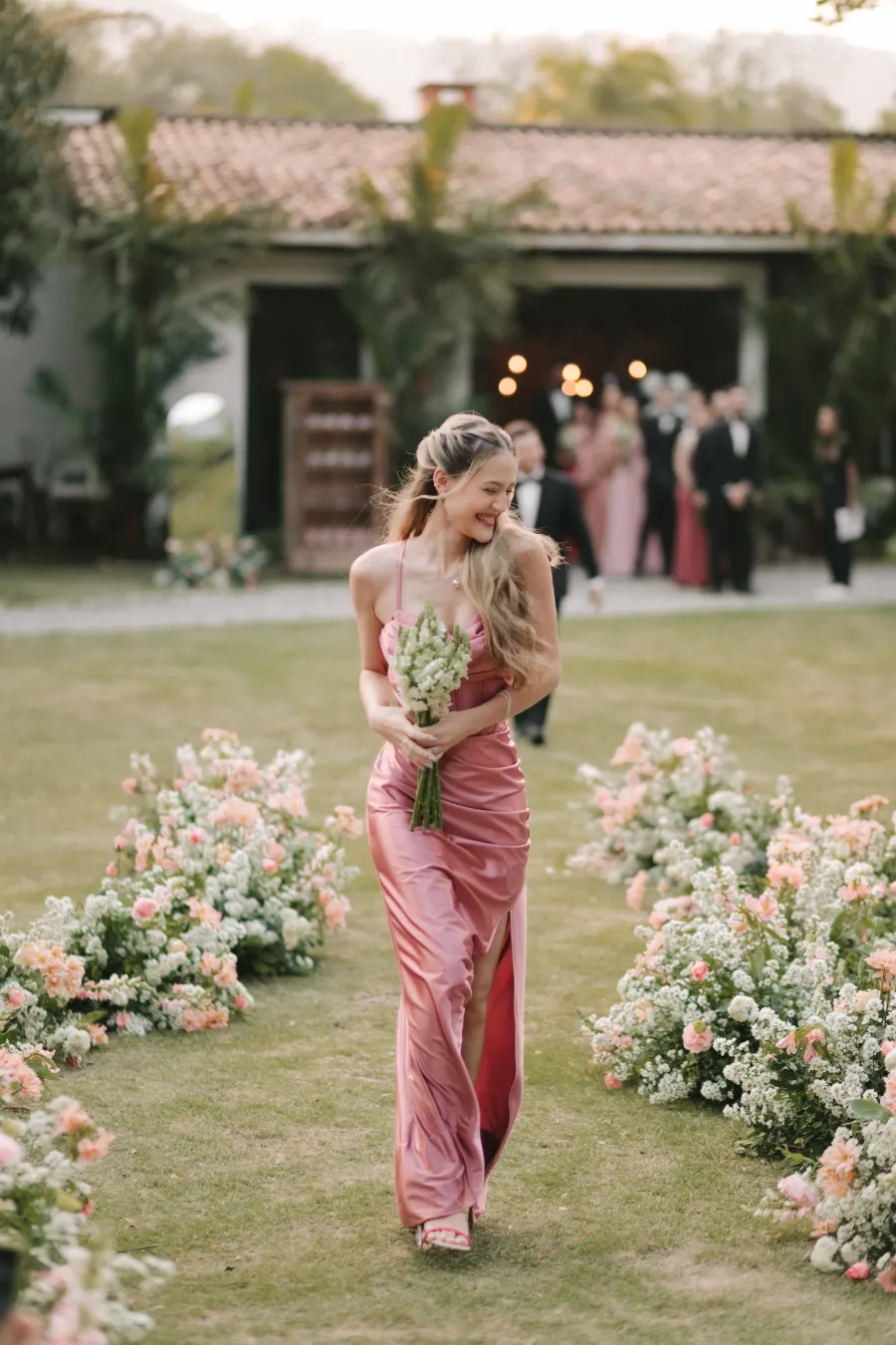 entrada da demoiselle com buque