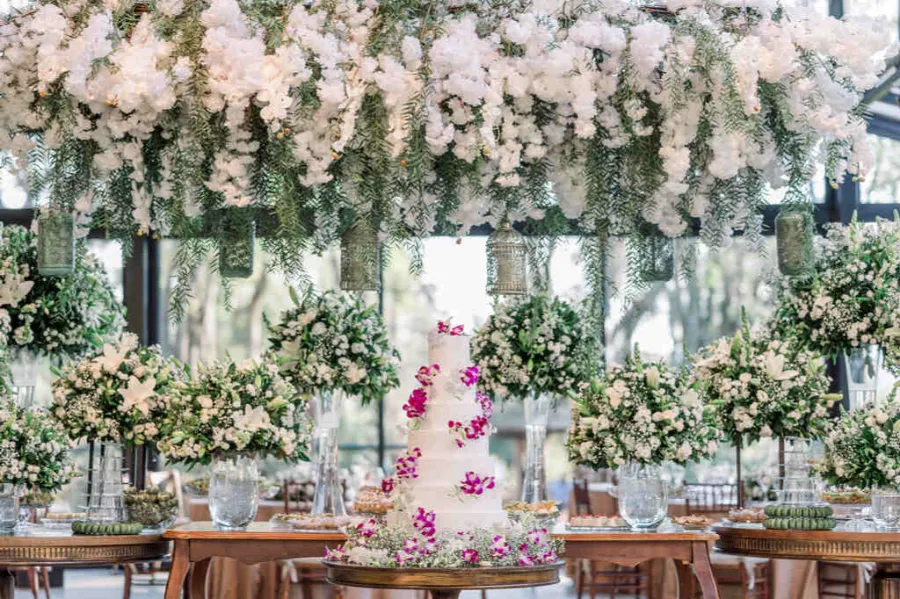 decoração de casamento romântica e floral