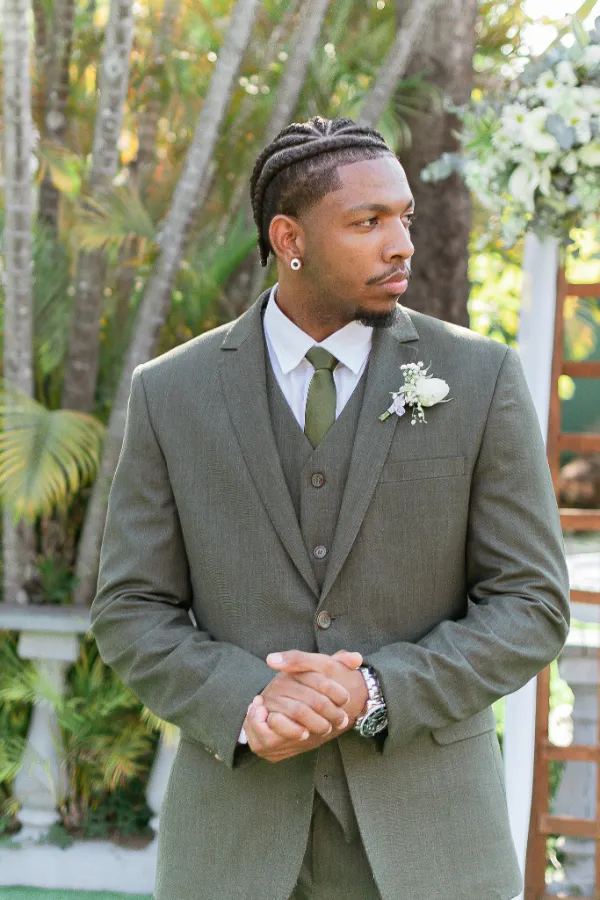 noivo negro com tenro verde oliva