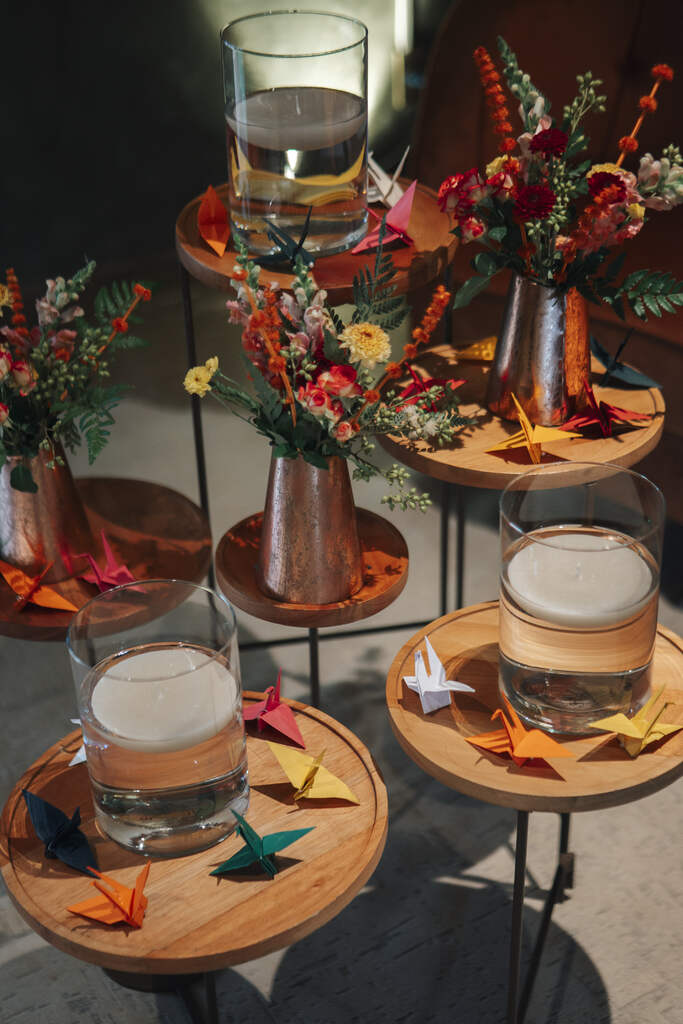 mesa decorada com tsurus