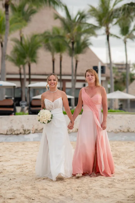 entrada da noiva com a mãe