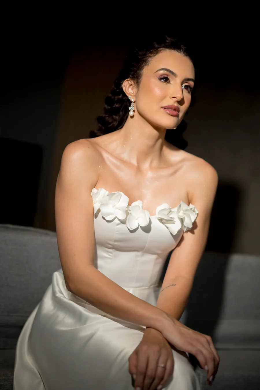 noiva com vestido com flores