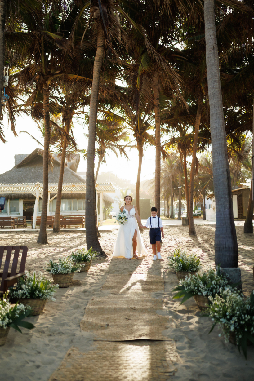 entrada da noiva com o pajem