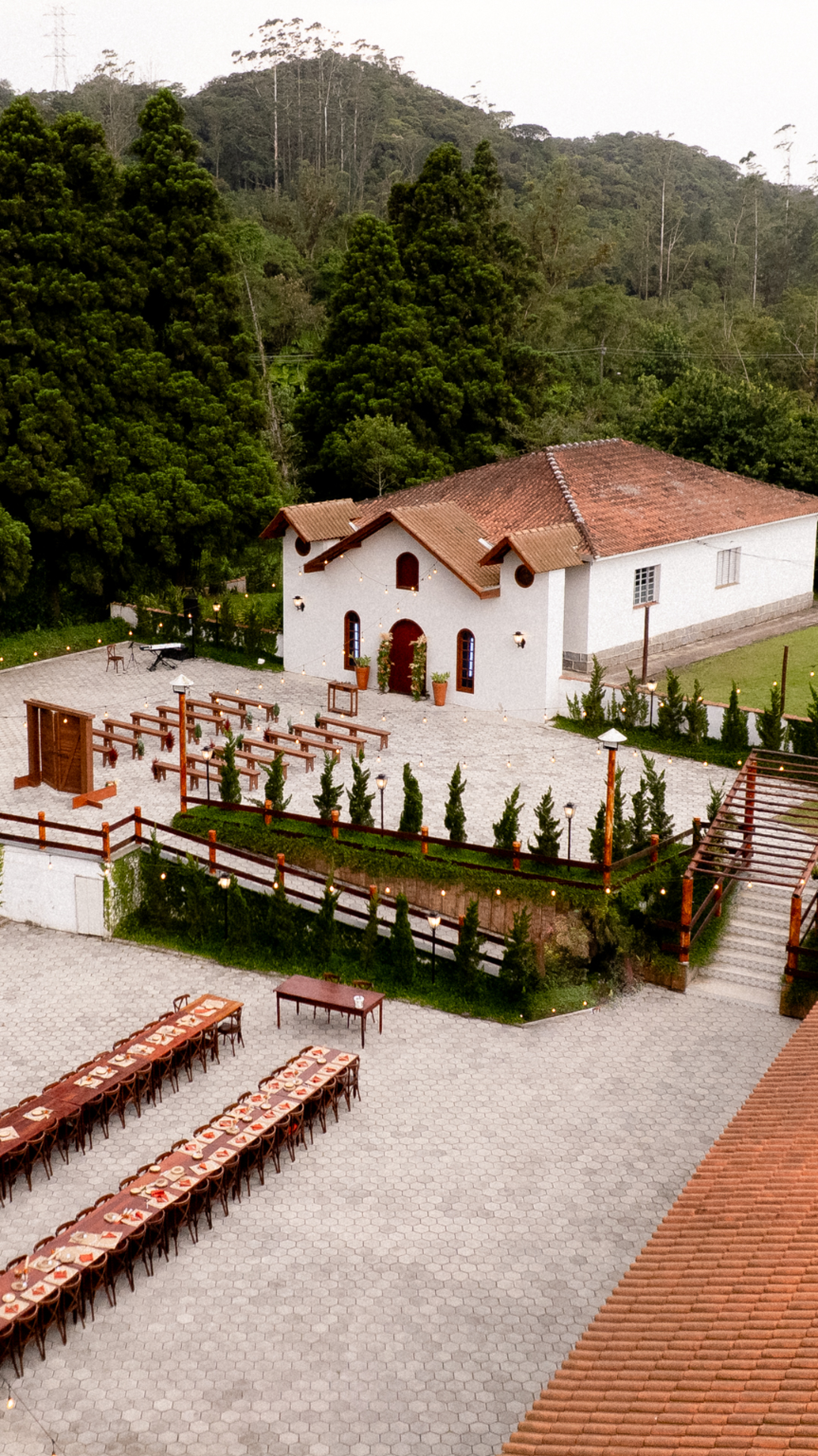 vista de cima de espa&ccedil;o de casamento em rio grande da serra