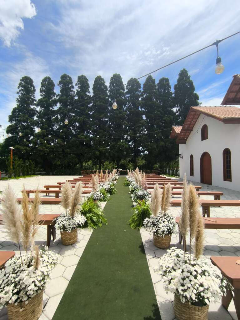 espa&ccedil;o de casamento ao ar livre e decora&ccedil;&atilde;o simples