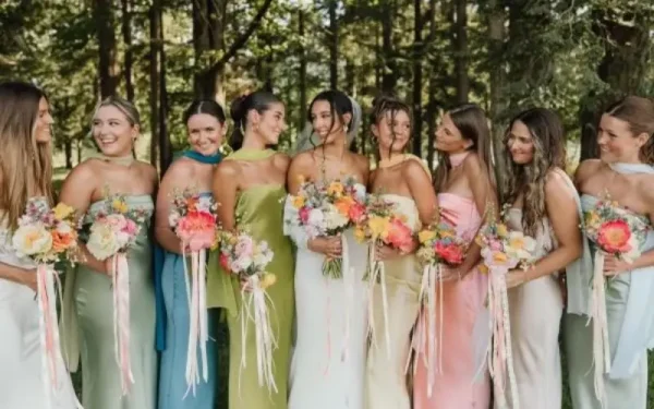 capa post: noivas e madrinhas juntas em casamento no domingo no campo