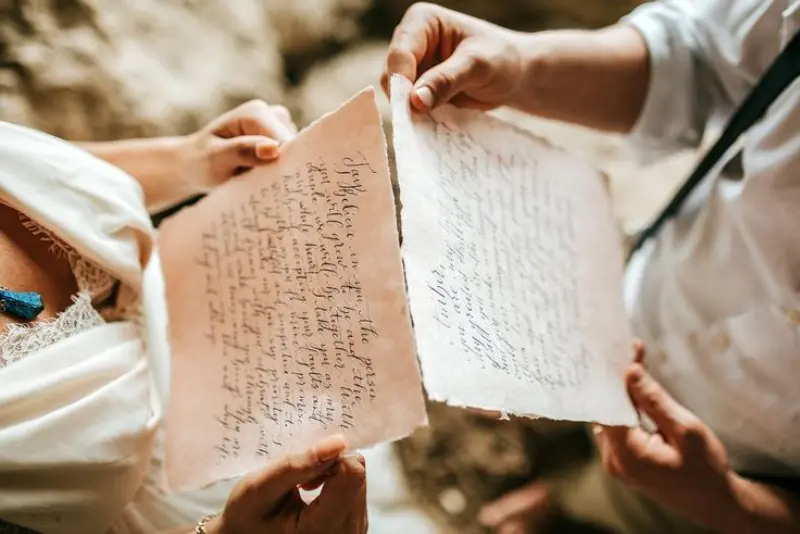 noivos com votos para casamento evang&eacute;lico em papel