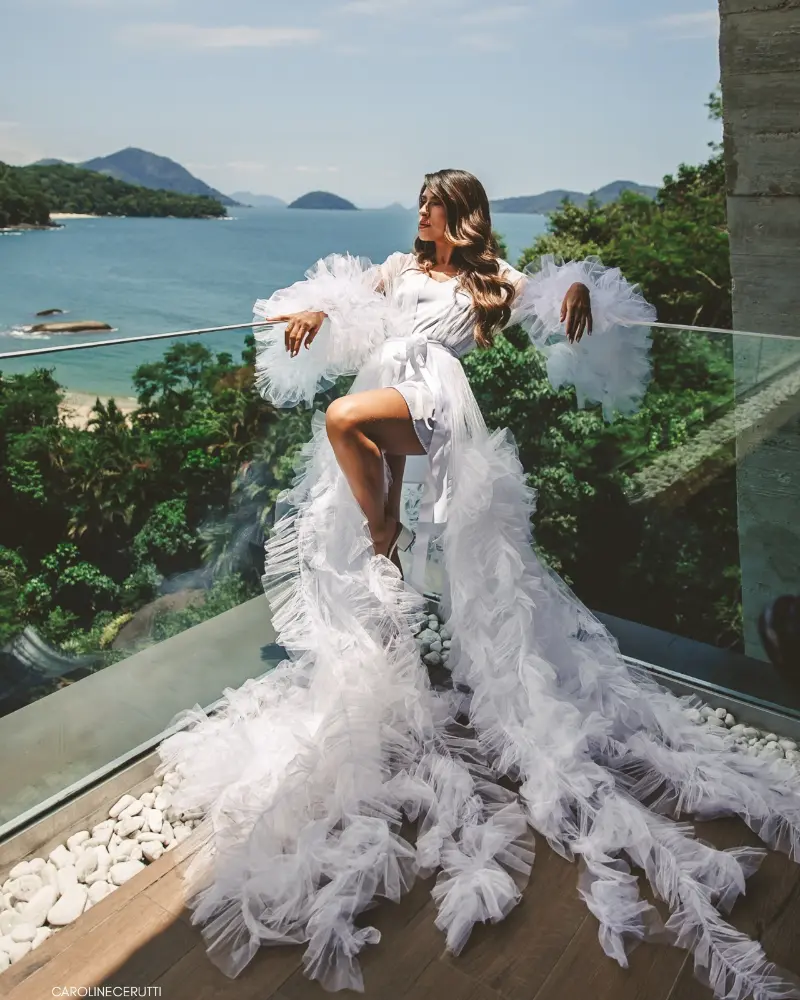 noiva com robe de tule personalizado