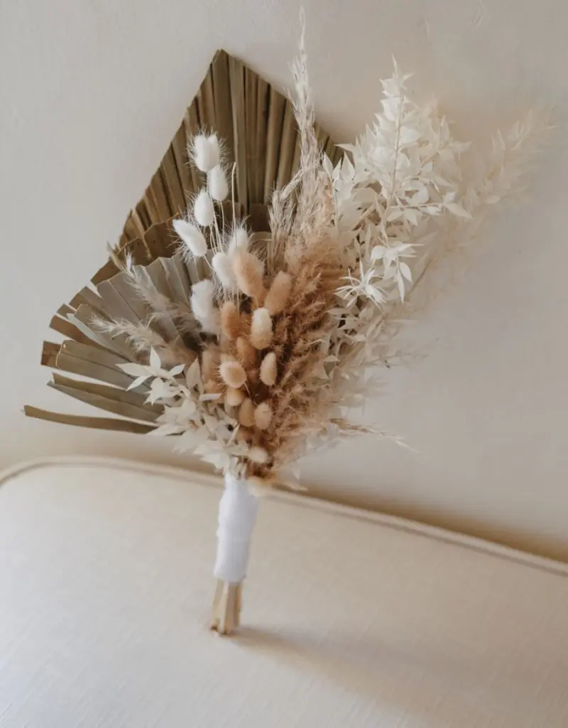 buque para casamento civil de folhagens secas