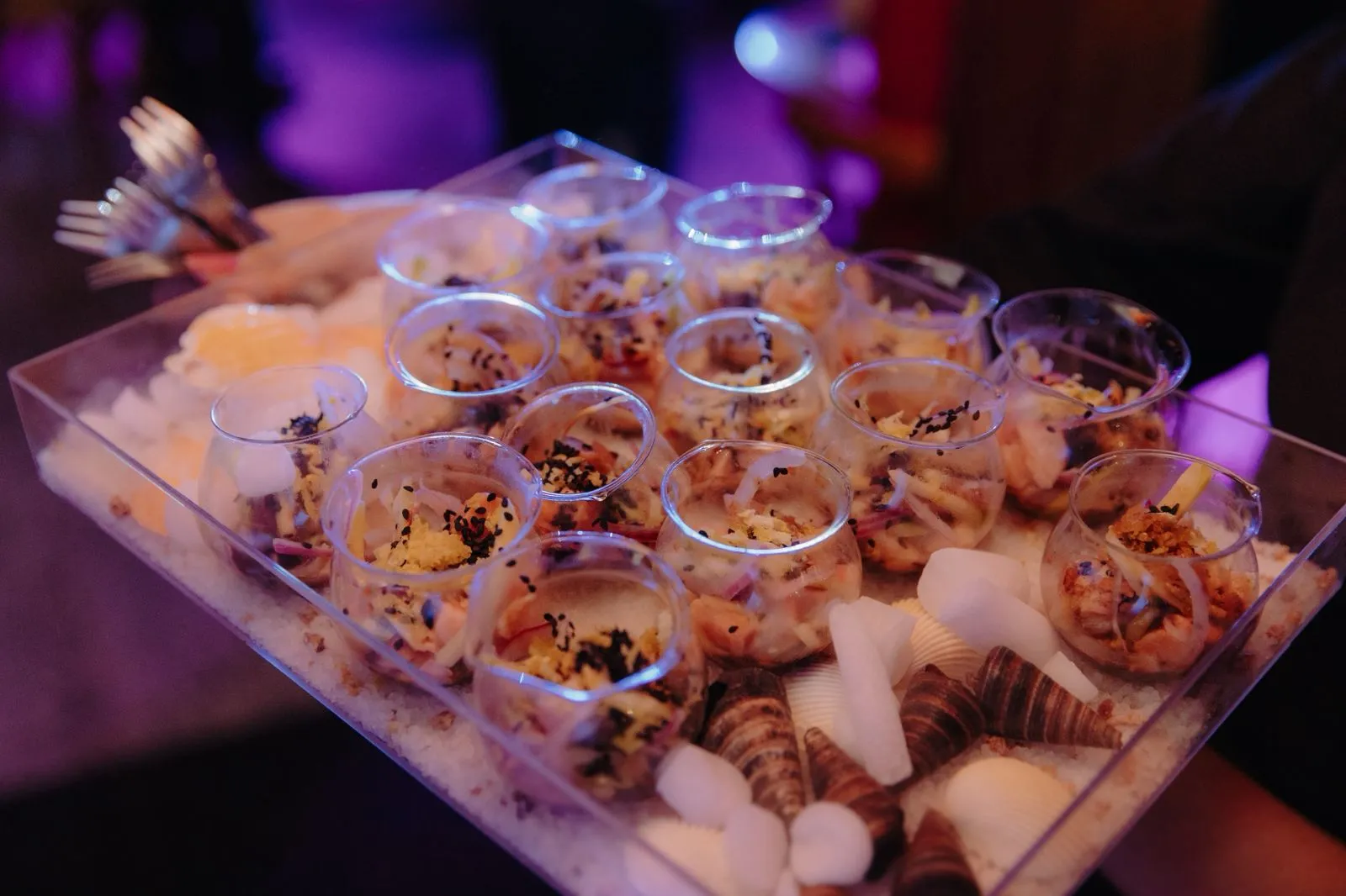 vandeja com aperitivos