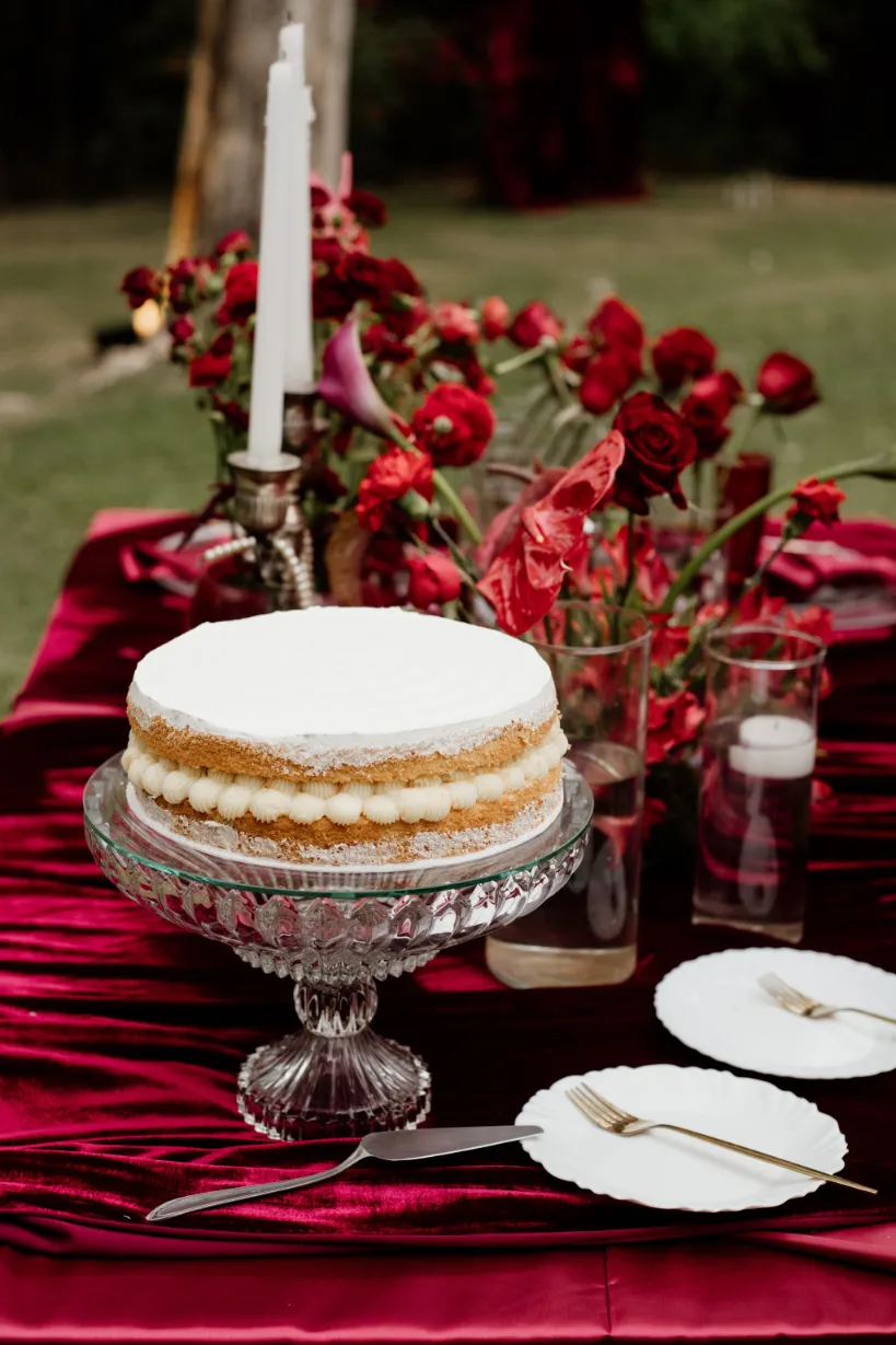 Casamento maximalista vermelho: como criar uma festa marcante