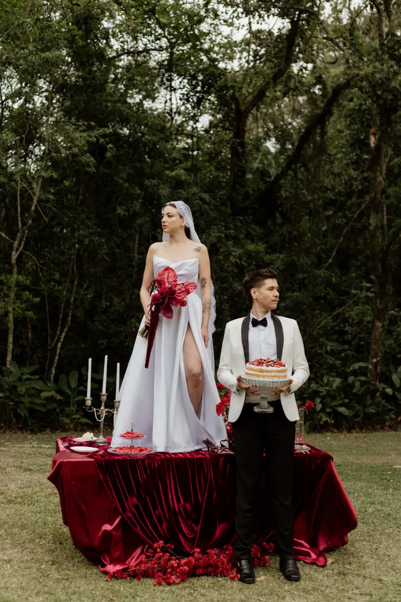 Casamento maximalista vermelho: como criar uma festa marcante