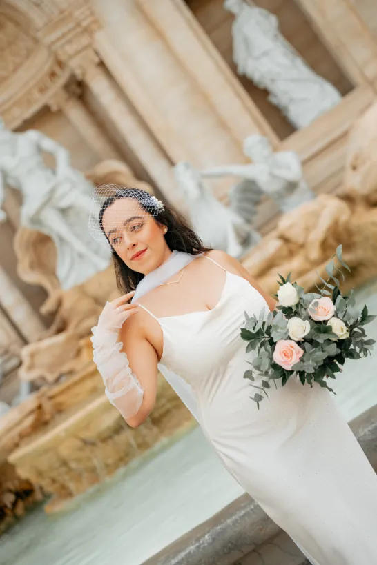 mulher ocm vestido minimalista echarpe e luvas para pre weddind