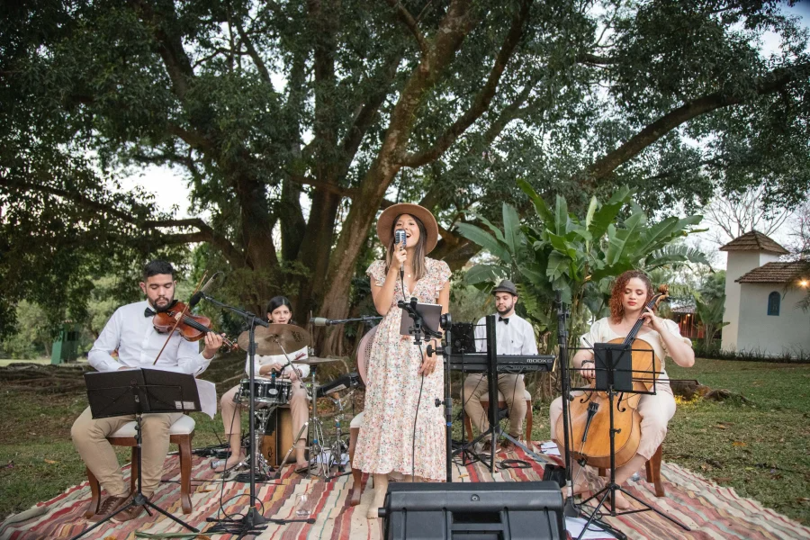 Banda de casamento em SP: conhe&ccedil;a a Banda Chocolate Quente