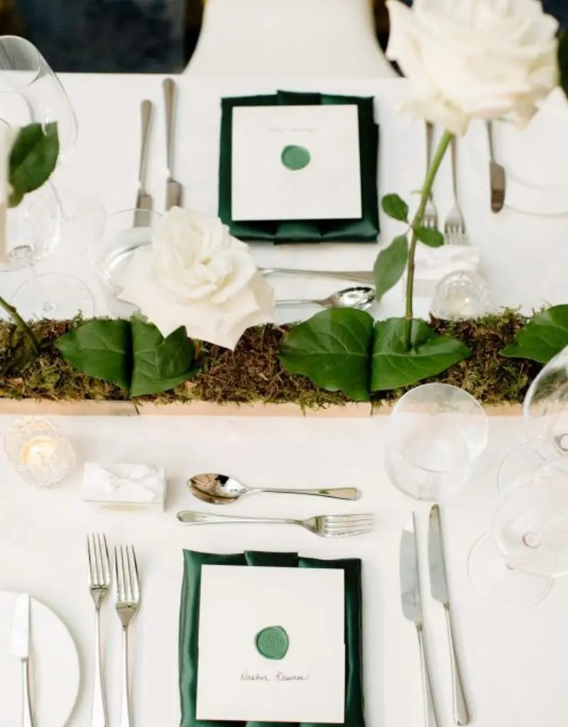 casamento verde esmeralda e branco