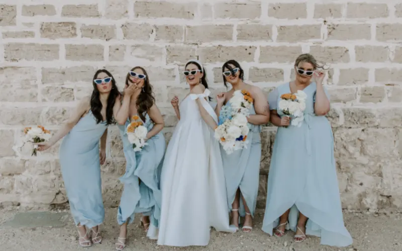 roteiro para casamento com fotos de noiva e madrinhas
