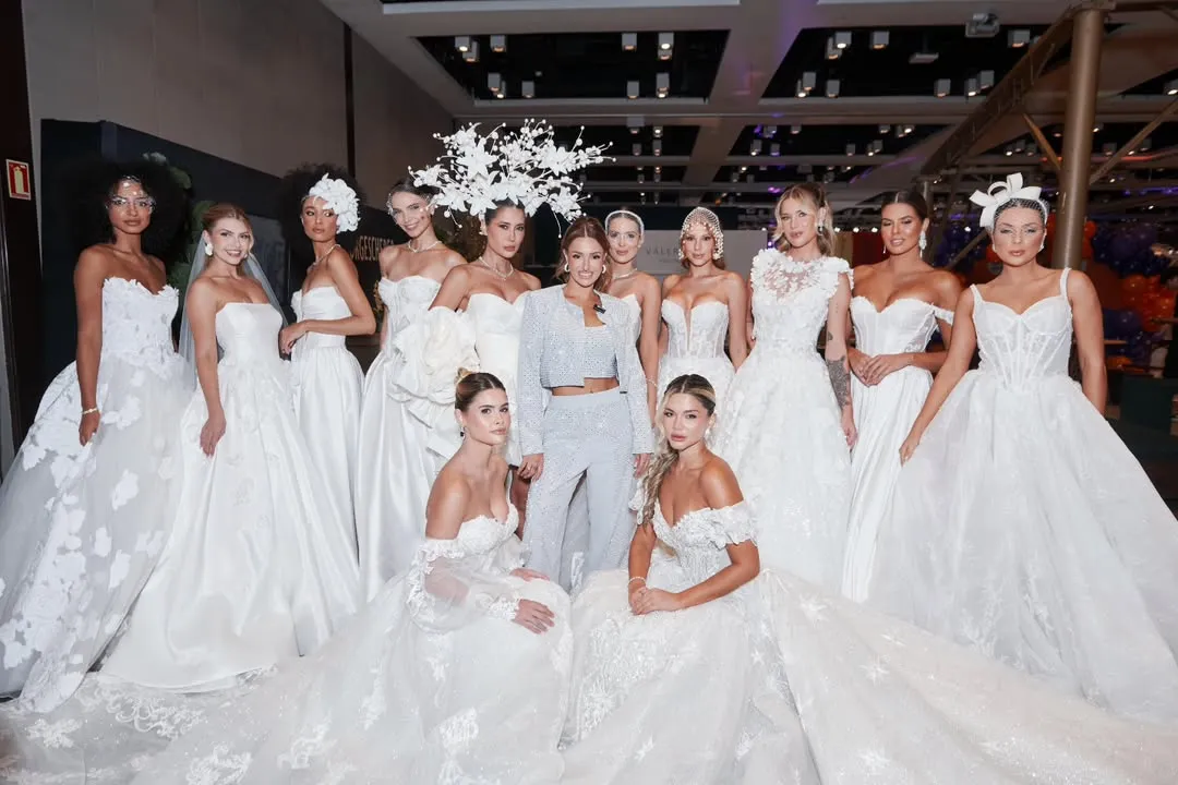 noivas em desfile do evento mostra noivas