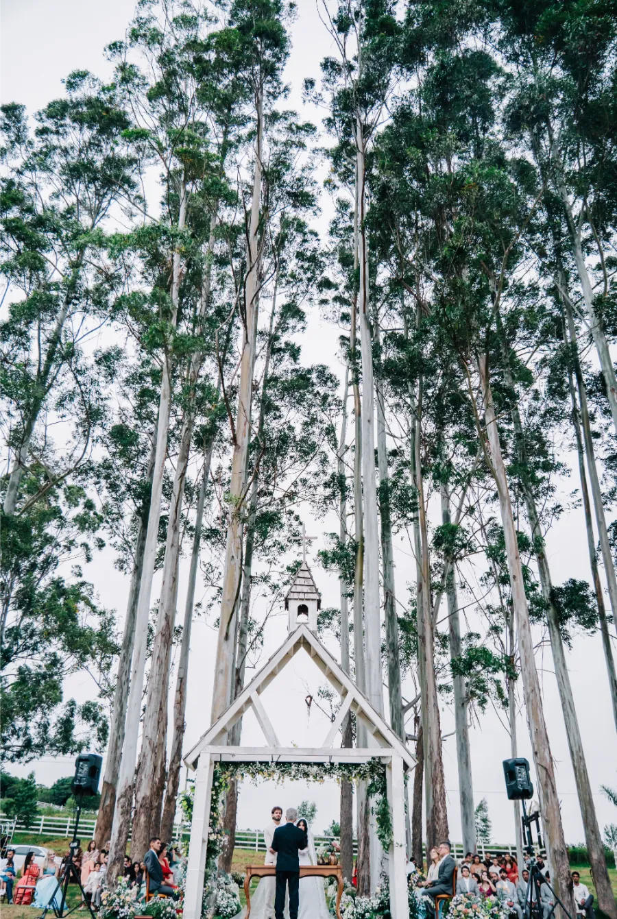 cerimonia de casamento romantico no campo
