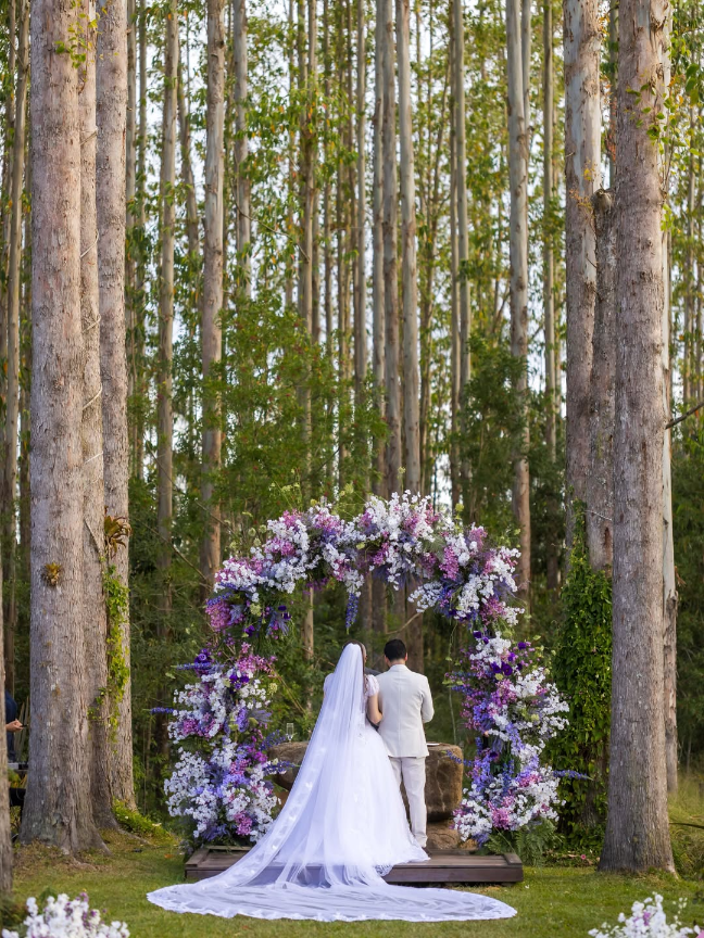 decora&ccedil;&atilde;o para casamento romantico na cor lil&aacute;s