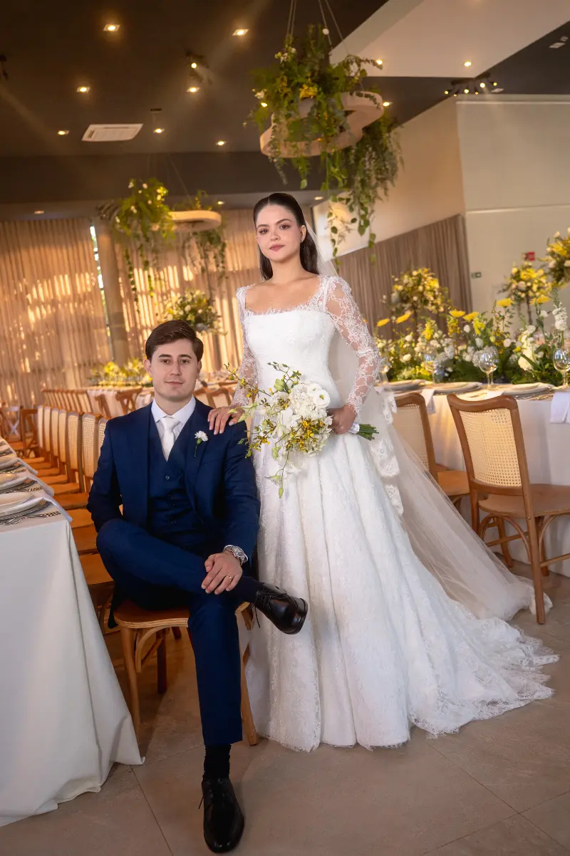 noivos na festa de casamento