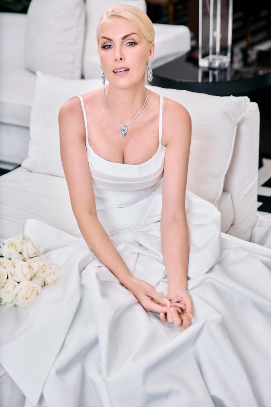 ana hickamann com vestido de noiva